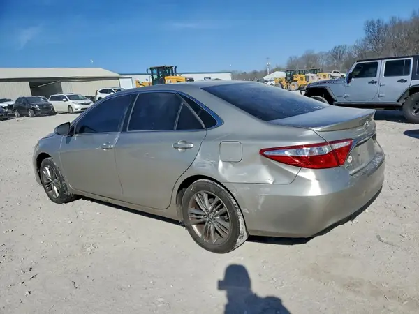 4T1BF1FKXHU775606 2017 TOYOTA CAMRY - Image 2