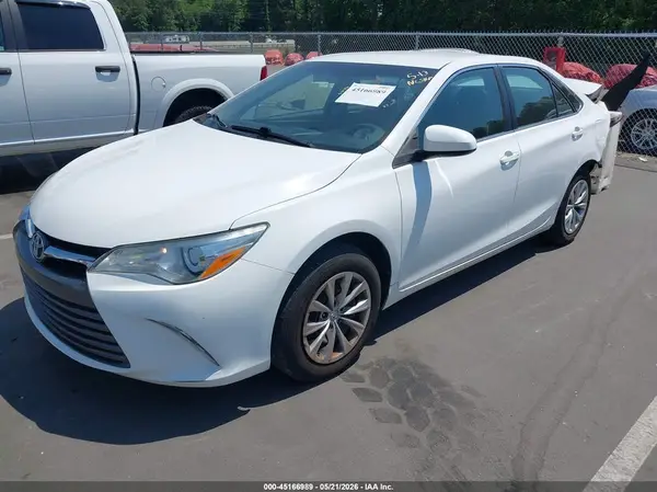 4T1BF1FKXHU781860 2017 TOYOTA CAMRY - Image 2