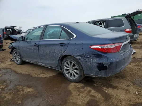 4T1BF1FKXHU782104 2017 TOYOTA CAMRY - Image 2