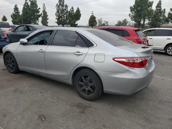 4T1BF1FKXHU782166 2017 TOYOTA CAMRY - Image 2