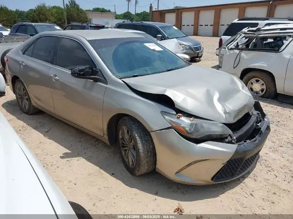 4T1BF1FKXHU783026 2017 TOYOTA CAMRY - Image 1