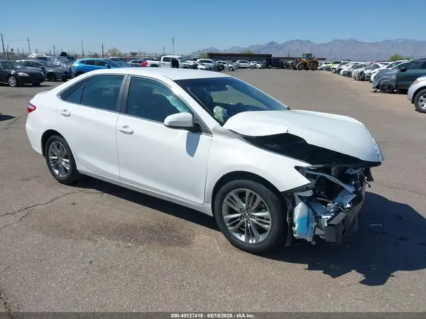 4T1BF1FKXHU783477 2017 TOYOTA CAMRY - Image 1