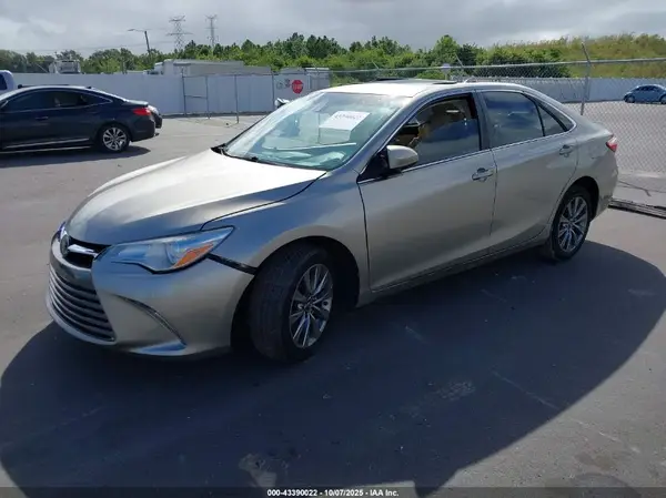 4T1BF1FKXHU788226 2017 TOYOTA CAMRY - Image 2
