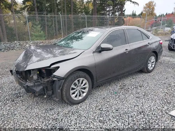 4T1BF1FKXHU793636 2017 TOYOTA CAMRY - Image 2