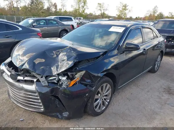 4T1BF1FKXHU795385 2017 TOYOTA CAMRY - Image 2
