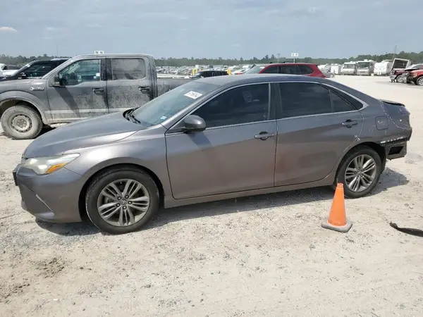 4T1BF1FKXHU795564 2017 TOYOTA CAMRY - Image 1