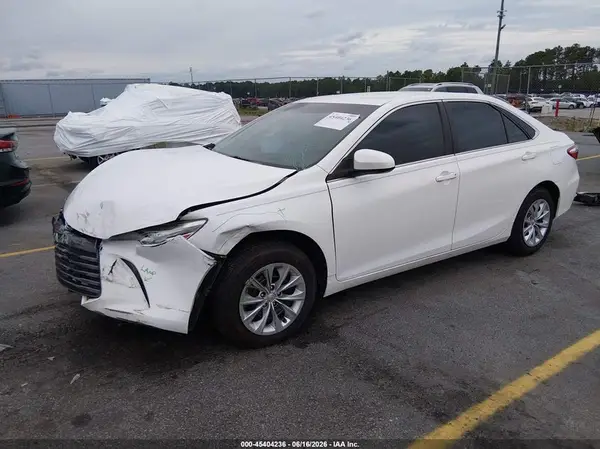 4T1BF1FKXHU798030 2017 TOYOTA CAMRY - Image 2