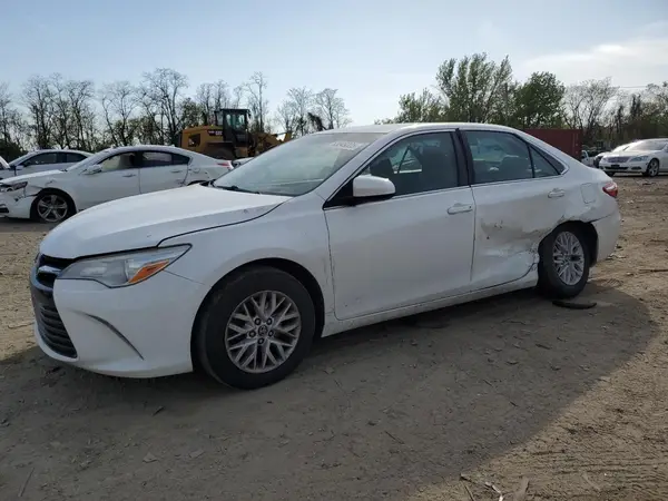 4T1BF1FKXHU800648 2017 TOYOTA CAMRY - Image 1