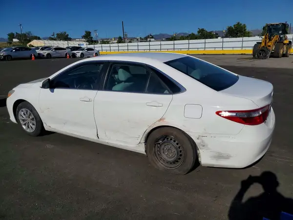 4T1BF1FKXHU805462 2017 TOYOTA CAMRY - Image 2