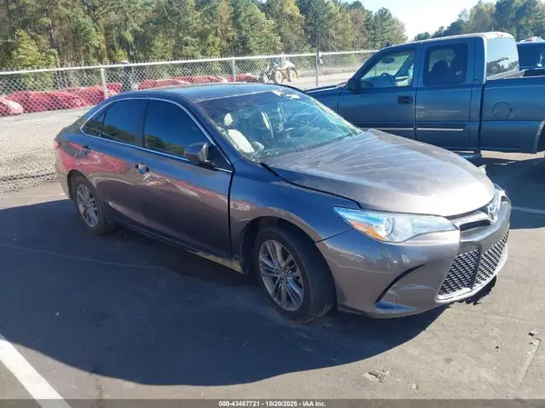 4T1BF1FKXHU806644 2017 TOYOTA CAMRY - Image 1