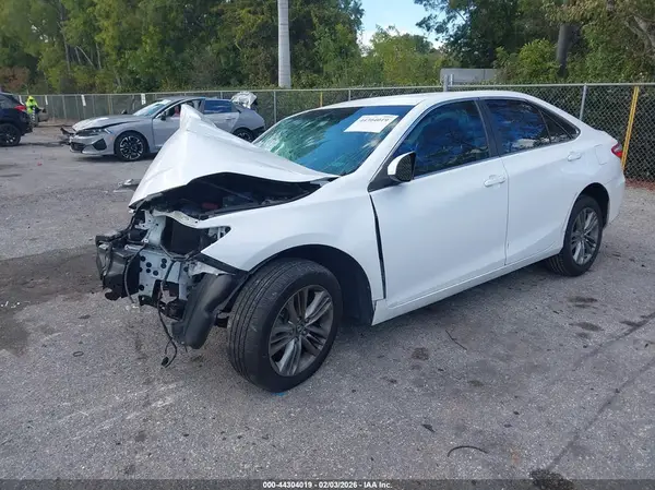 4T1BF1FKXHU807437 2017 TOYOTA CAMRY - Image 2