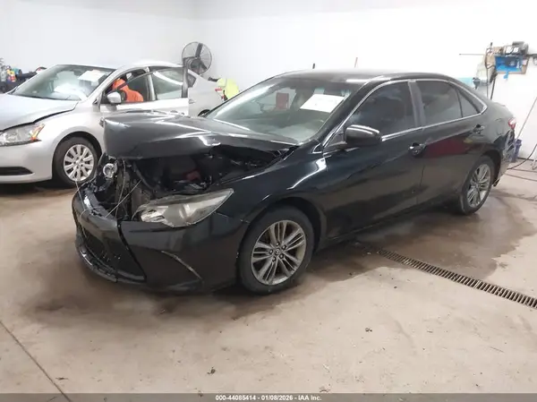 4T1BF1FKXHU811598 2017 TOYOTA CAMRY - Image 2