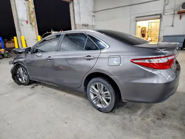 4T1BF1FKXHU811973 2017 TOYOTA CAMRY - Image 2