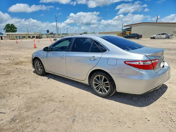 4T1BF1FKXHU814811 2017 TOYOTA CAMRY - Image 2