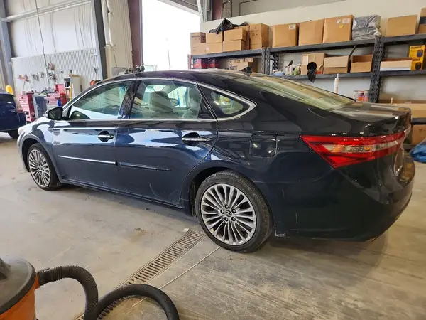 4T1BK1EB0HU246615 2017 TOYOTA AVALON - Image 2