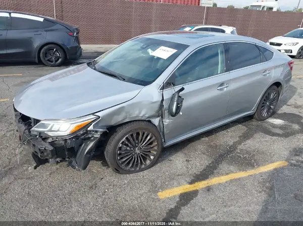 4T1BK1EB0JU268894 2018 TOYOTA AVALON - Image 2