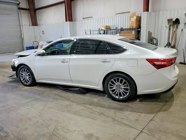 4T1BK1EB0JU269396 2018 TOYOTA AVALON - Image 2