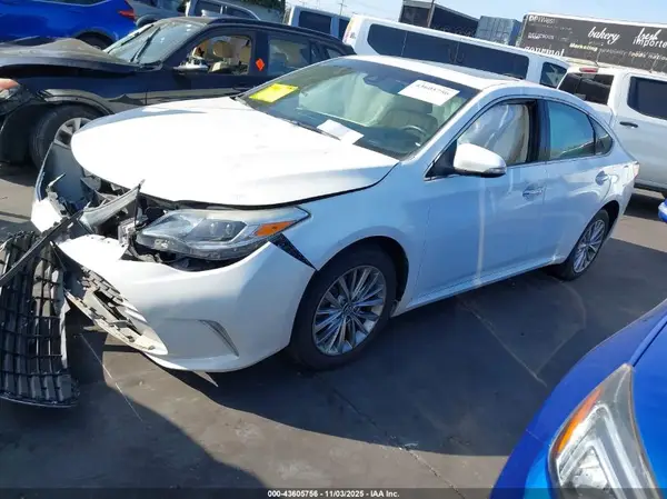4T1BK1EB0JU270371 2018 TOYOTA AVALON - Image 2