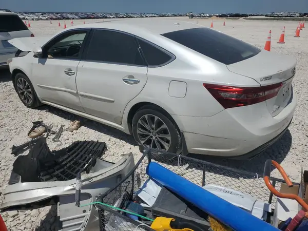 4T1BK1EB0JU271617 2018 TOYOTA AVALON - Image 2