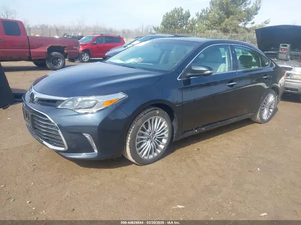 4T1BK1EB0JU273349 2018 TOYOTA AVALON - Image 2