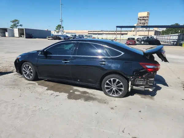 4T1BK1EB0JU273495 2018 TOYOTA AVALON - Image 2