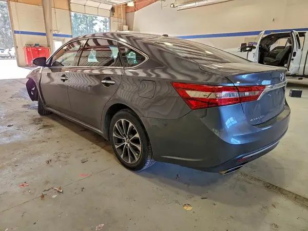 4T1BK1EB0JU274730 2018 TOYOTA AVALON - Image 2