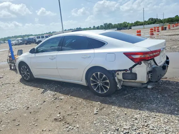 4T1BK1EB0JU280026 2018 TOYOTA AVALON - Image 2