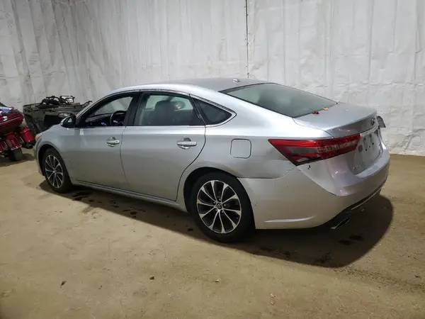 4T1BK1EB0JU285629 2018 TOYOTA AVALON - Image 2