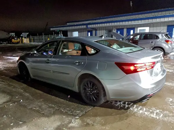 4T1BK1EB1JU275465 2018 TOYOTA AVALON - Image 2