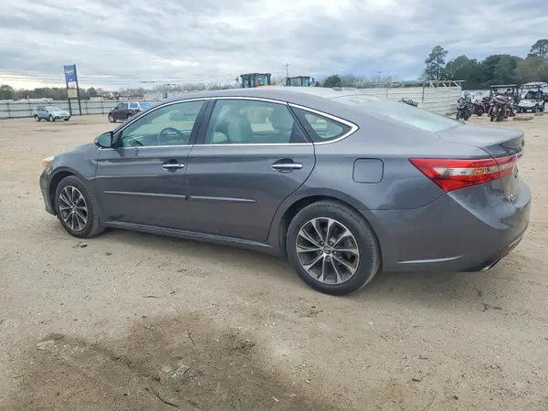4T1BK1EB1JU278611 2018 TOYOTA AVALON - Image 2