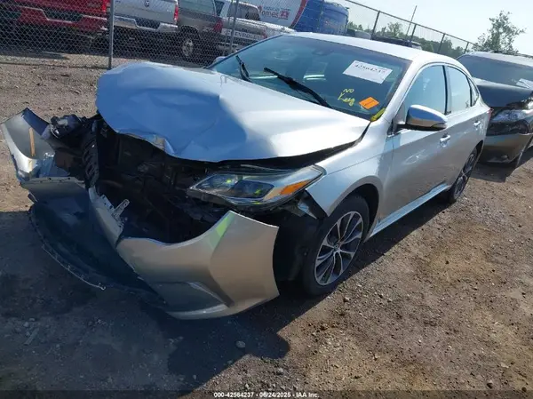 4T1BK1EB1JU283629 2018 TOYOTA AVALON - Image 2