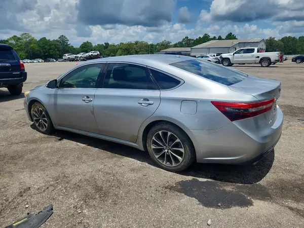 4T1BK1EB1JU284425 2018 TOYOTA AVALON - Image 2