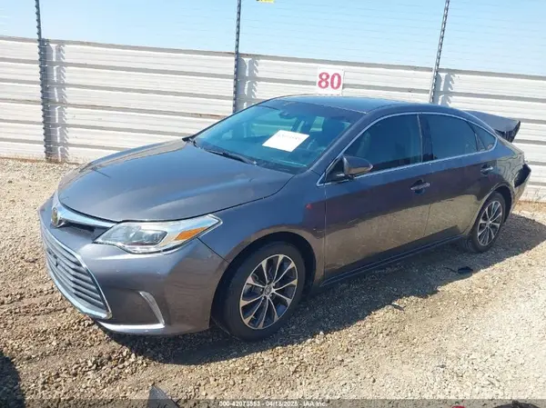 4T1BK1EB1JU285770 2018 TOYOTA AVALON - Image 2