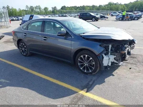 4T1BK1EB1JU286885 2018 TOYOTA AVALON - Image 1