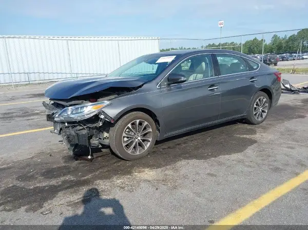 4T1BK1EB1JU286885 2018 TOYOTA AVALON - Image 2