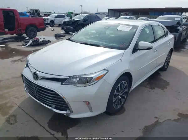 4T1BK1EB1JU289074 2018 TOYOTA AVALON - Image 2