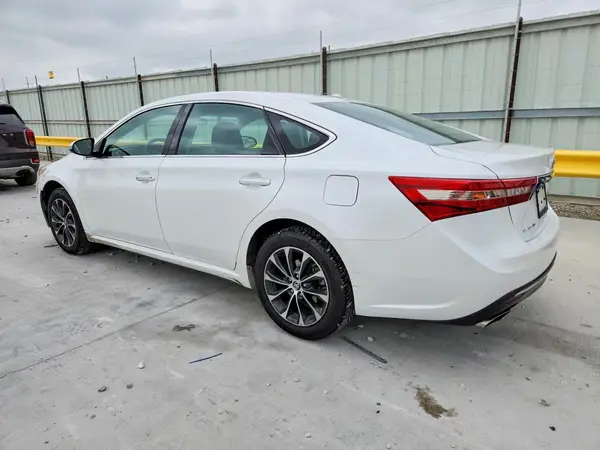 4T1BK1EB2HU247992 2017 TOYOTA AVALON - Image 2