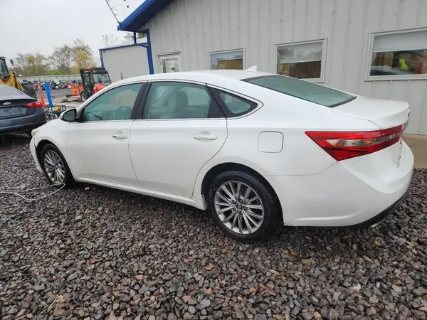 4T1BK1EB2HU254926 2017 TOYOTA AVALON - Image 2