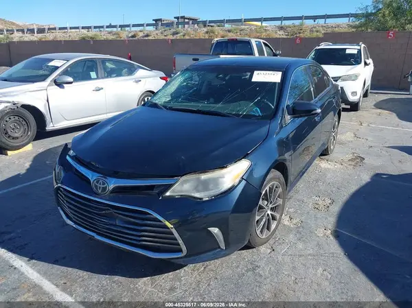 4T1BK1EB2JU266452 2018 TOYOTA AVALON - Image 2