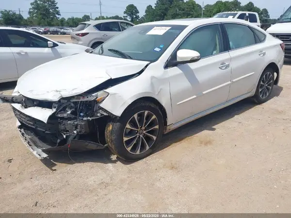 4T1BK1EB2JU267973 2018 TOYOTA AVALON - Image 2