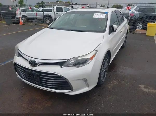 4T1BK1EB2JU272350 2018 TOYOTA AVALON - Image 2