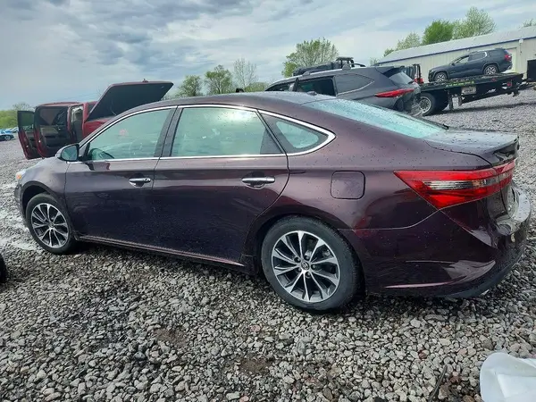 4T1BK1EB2JU277757 2018 TOYOTA AVALON - Image 2
