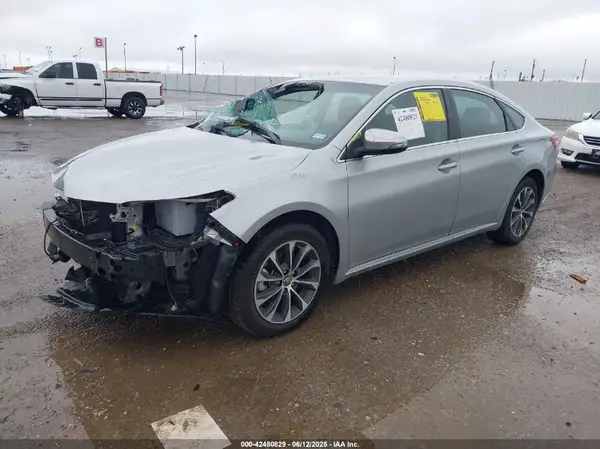 4T1BK1EB2JU279914 2018 TOYOTA AVALON - Image 2