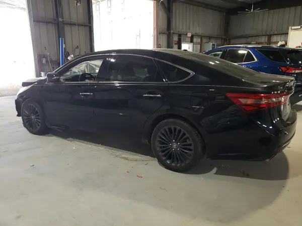 4T1BK1EB2JU287060 2018 TOYOTA AVALON - Image 2