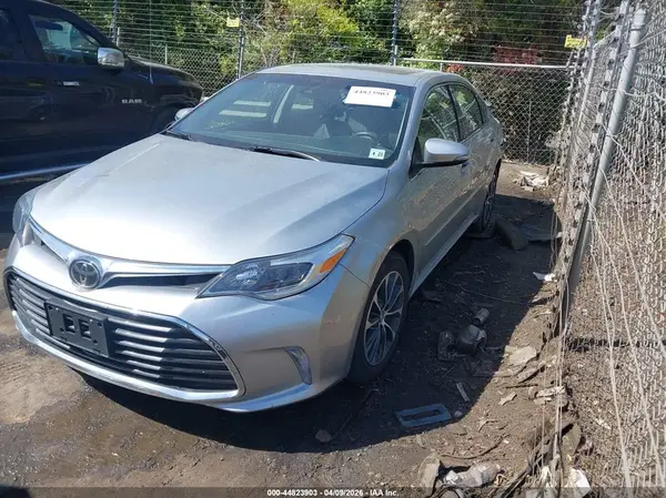 4T1BK1EB3JU266122 2018 TOYOTA AVALON - Image 2