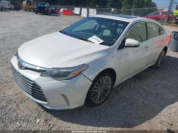 4T1BK1EB3JU267951 2018 TOYOTA AVALON - Image 2