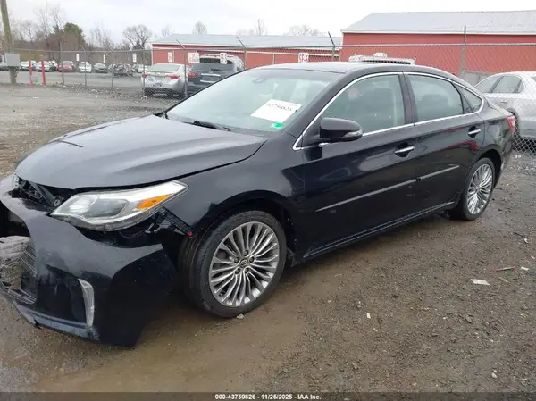 4T1BK1EB3JU275158 2018 TOYOTA AVALON - Image 2