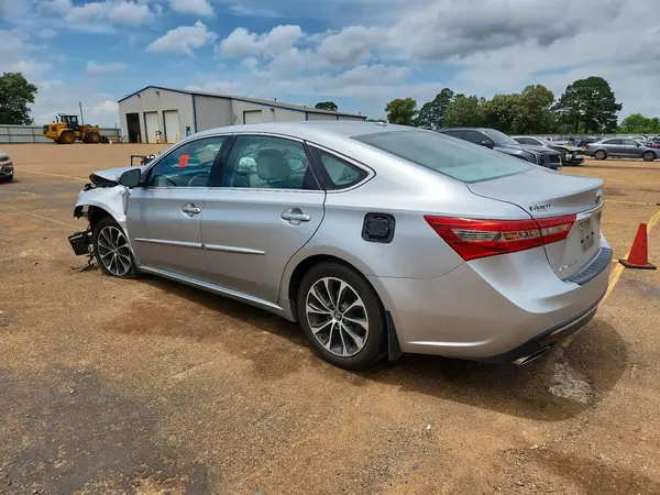 4T1BK1EB3JU275497 2018 TOYOTA AVALON - Image 2