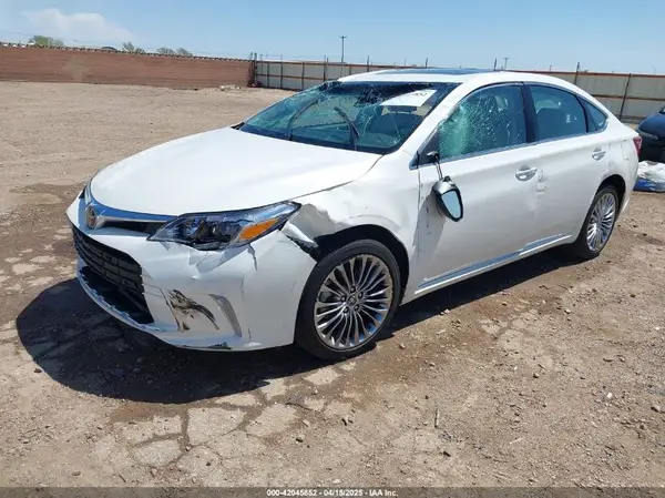 4T1BK1EB3JU275676 2018 TOYOTA AVALON - Image 2