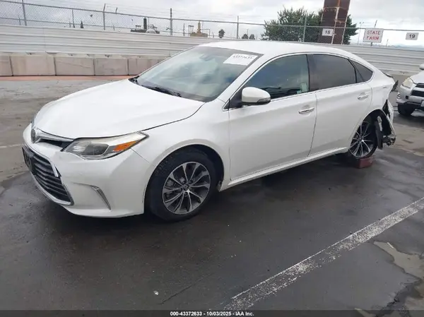 4T1BK1EB3JU280389 2018 TOYOTA AVALON - Image 2